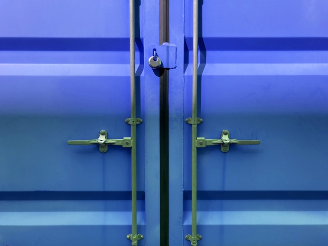 コンテナ倉庫の扉